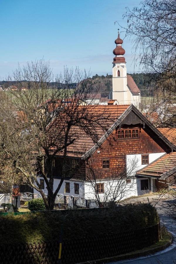 400 Year Farmhouse 255 Sq Mt 3 Bedrooms Garden - Resi Haus Straßwalchen Eksteriør bilde